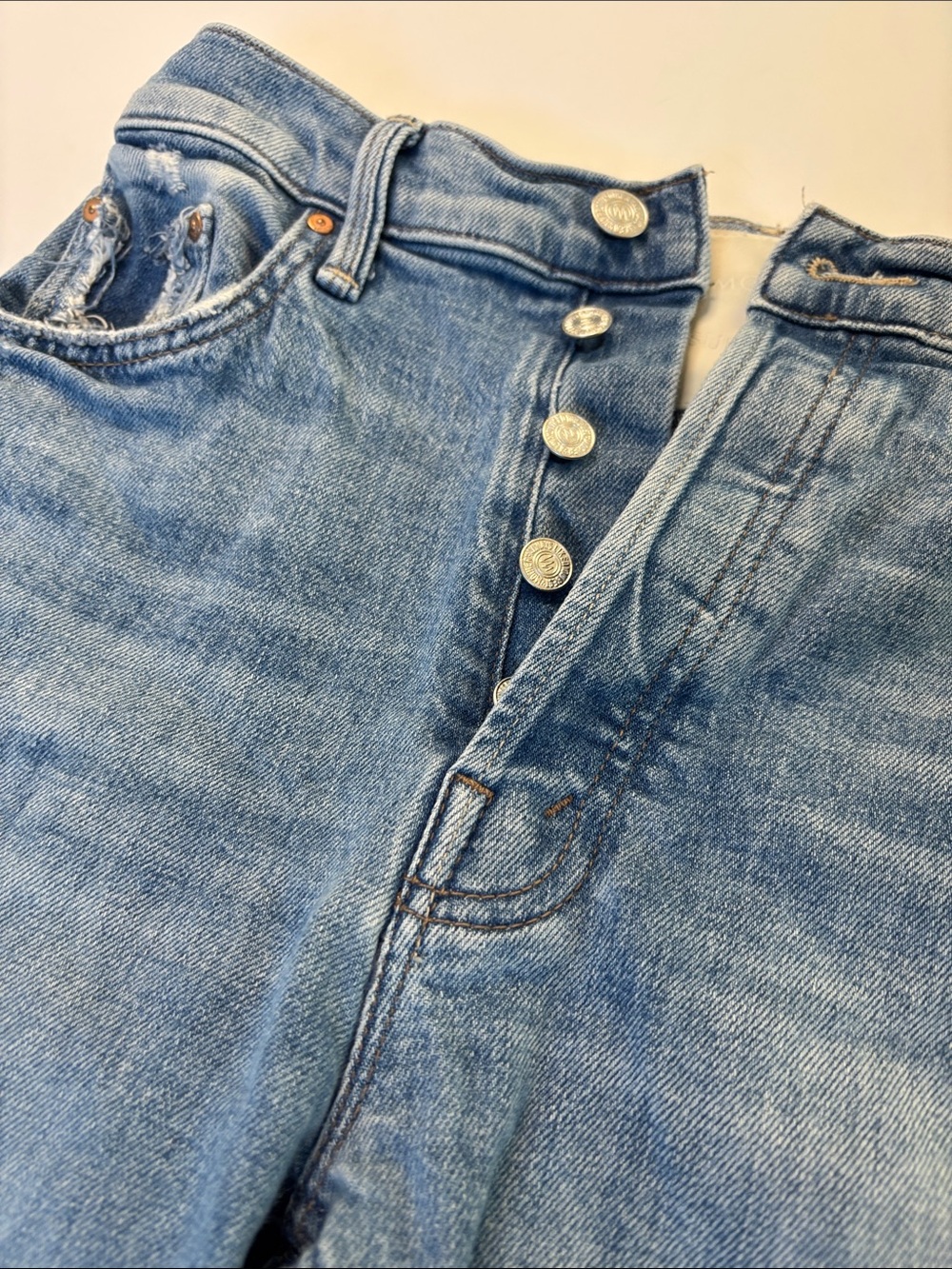 MOTHER Light Blue Denim Jeans -479sku - Picture 4 of 12